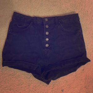 Slightly Destroyed Shorts